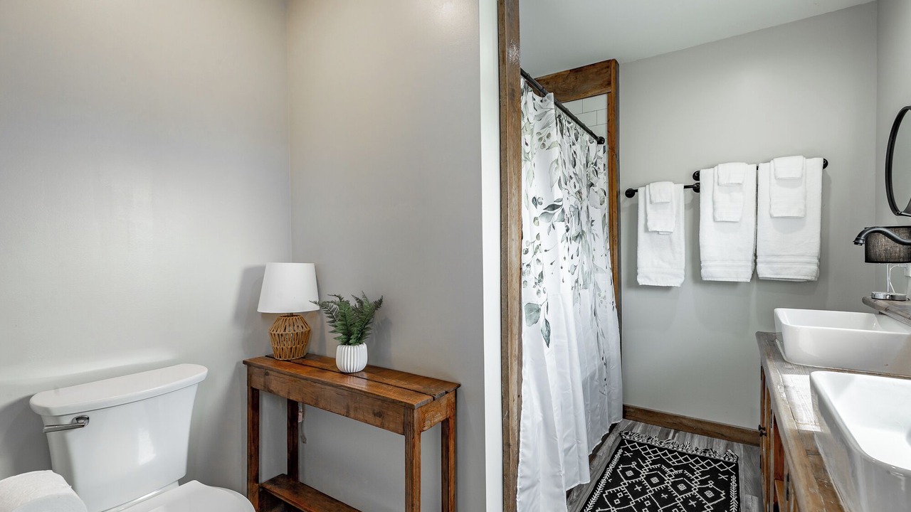 Photo of Bathroom in Chickamauga