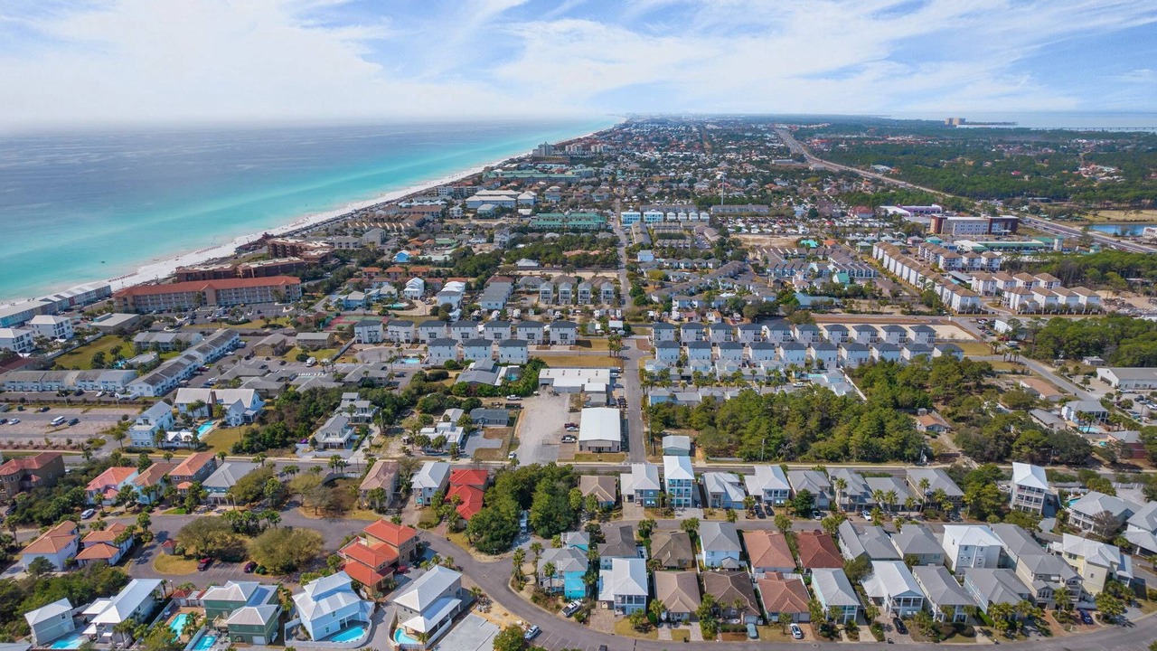 Photo of Outdoor in Emerald Waters Village