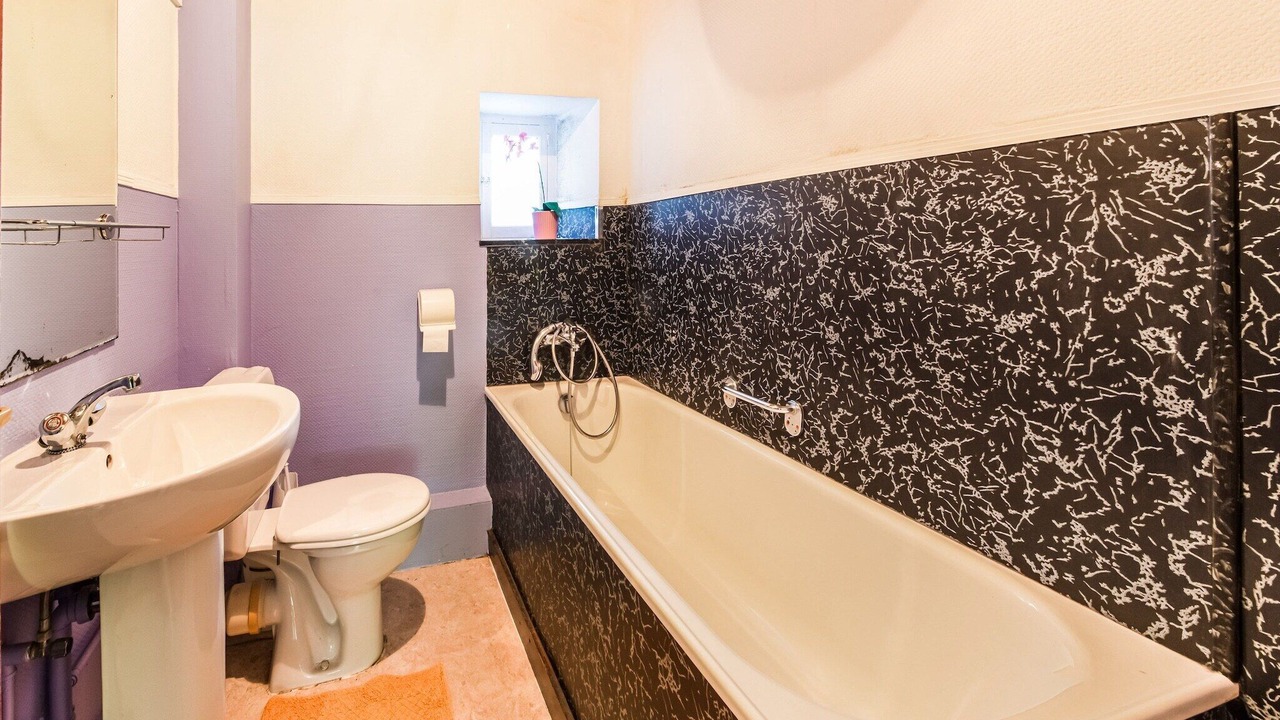 Photo of Bathroom in Saint-Hubert