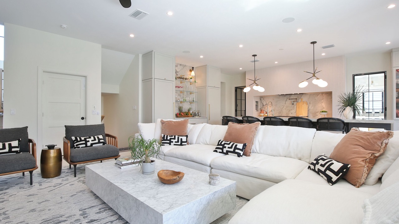 Photo of Livingroom in Whitney Beach
