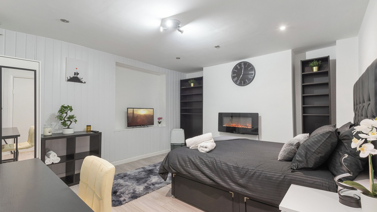 Photo of Bedroom in Portsoken