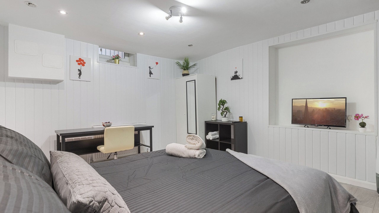 Photo of Bedroom in Portsoken