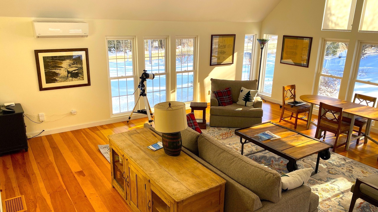 Photo of Livingroom in Brooklin