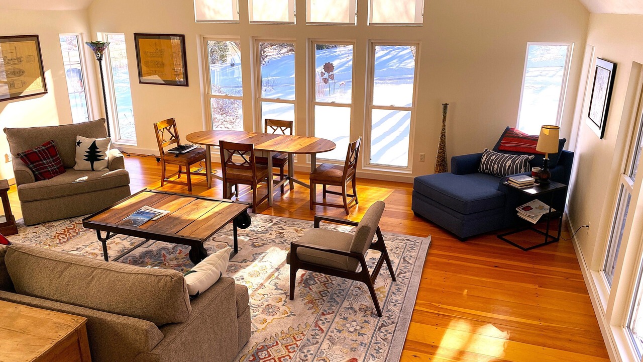 Photo of Livingroom in Brooklin