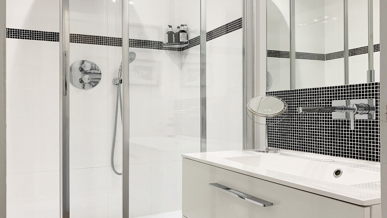 Photo of Bathroom in Quartier du Gros-Caillou