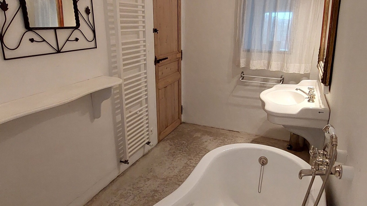 Photo of Bathroom in Roussillon
