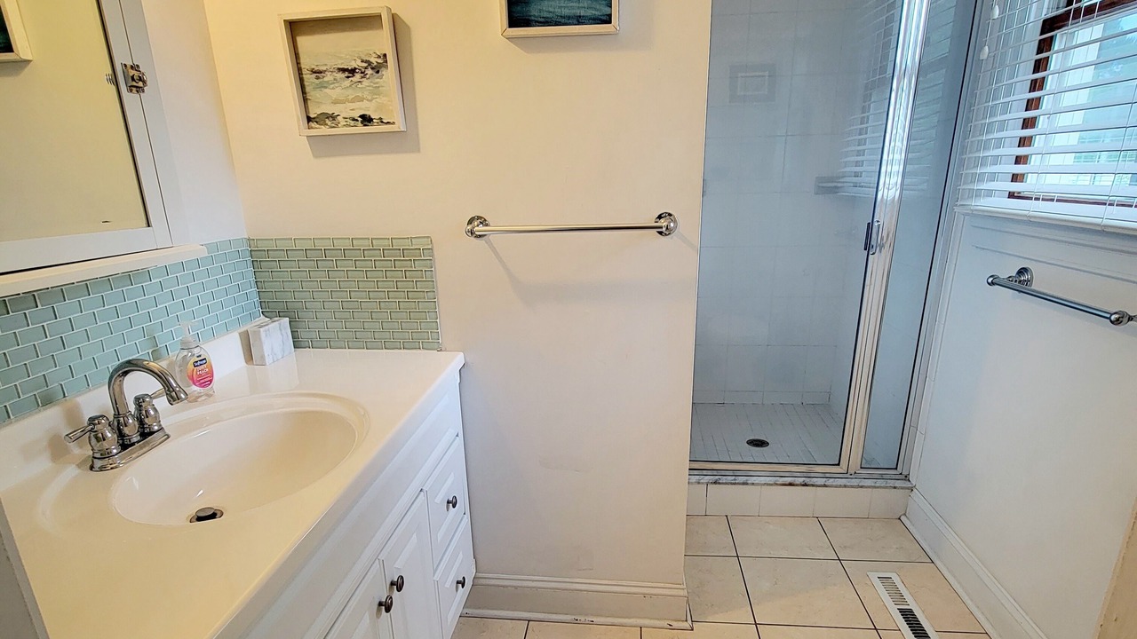 Photo of Bathroom in Country Club Estates