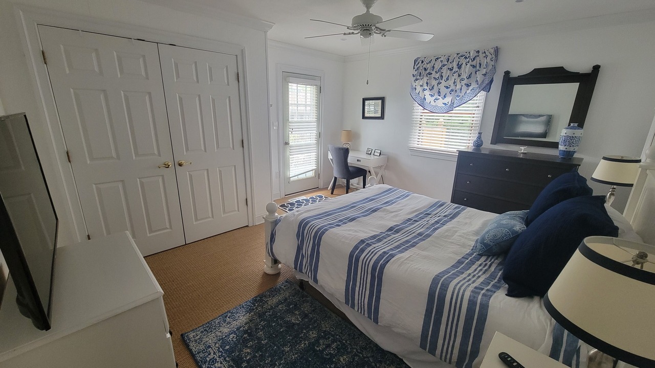 Photo of Bedroom in Country Club Estates