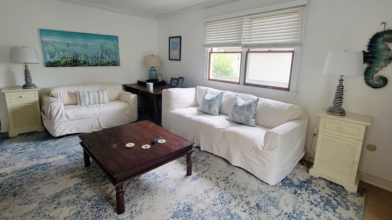Photo of Livingroom in Country Club Estates