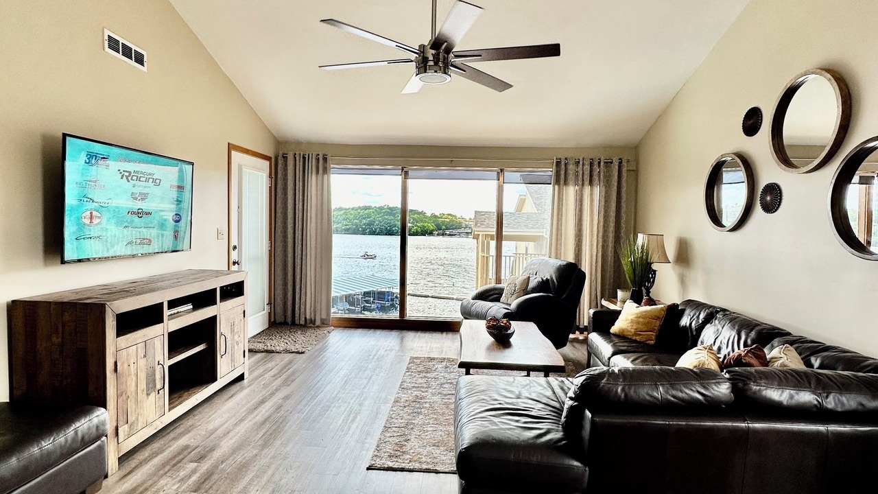 Photo of Livingroom in Osage Beach