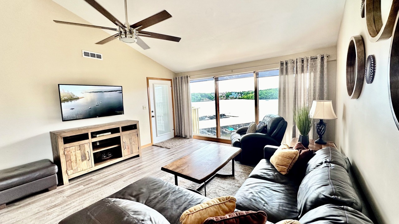 Photo of Livingroom in Osage Beach