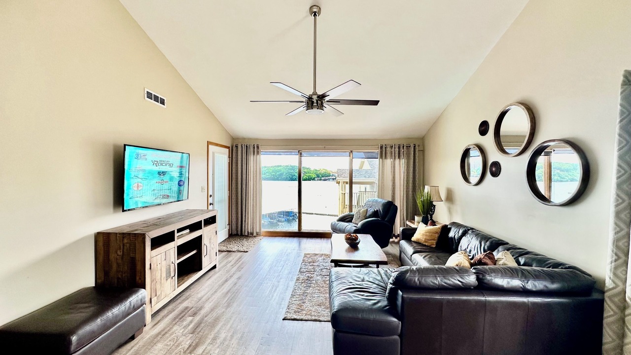 Photo of Livingroom in Osage Beach