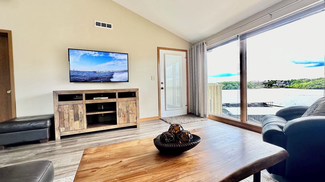 Photo of Livingroom in Osage Beach