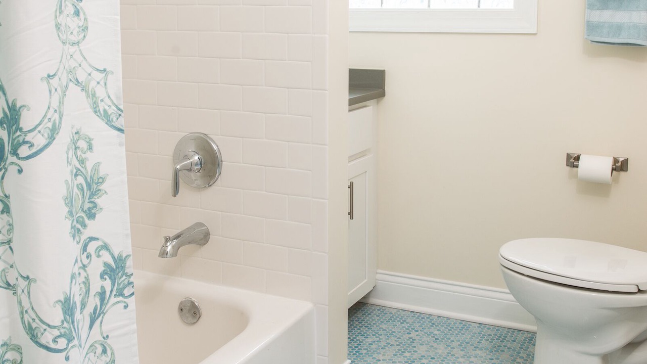 Photo of Bathroom in Rogers Park