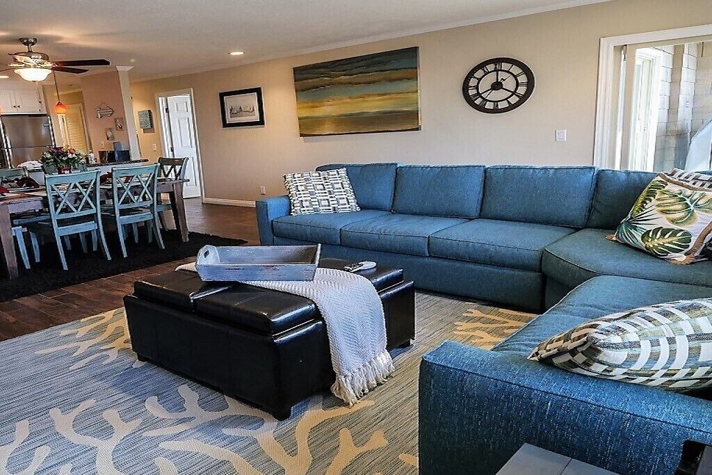 Photo of Livingroom in Balboa Peninsula