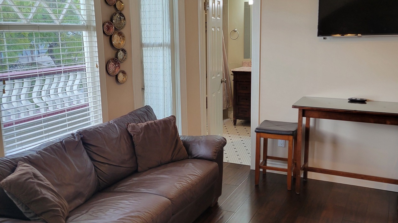 Photo of Livingroom in Grant Hill