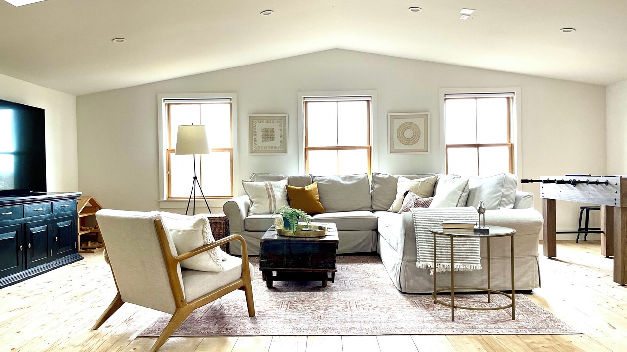 Photo of Livingroom in West Queen Anne