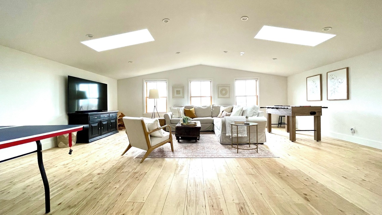 Photo of Livingroom in West Queen Anne