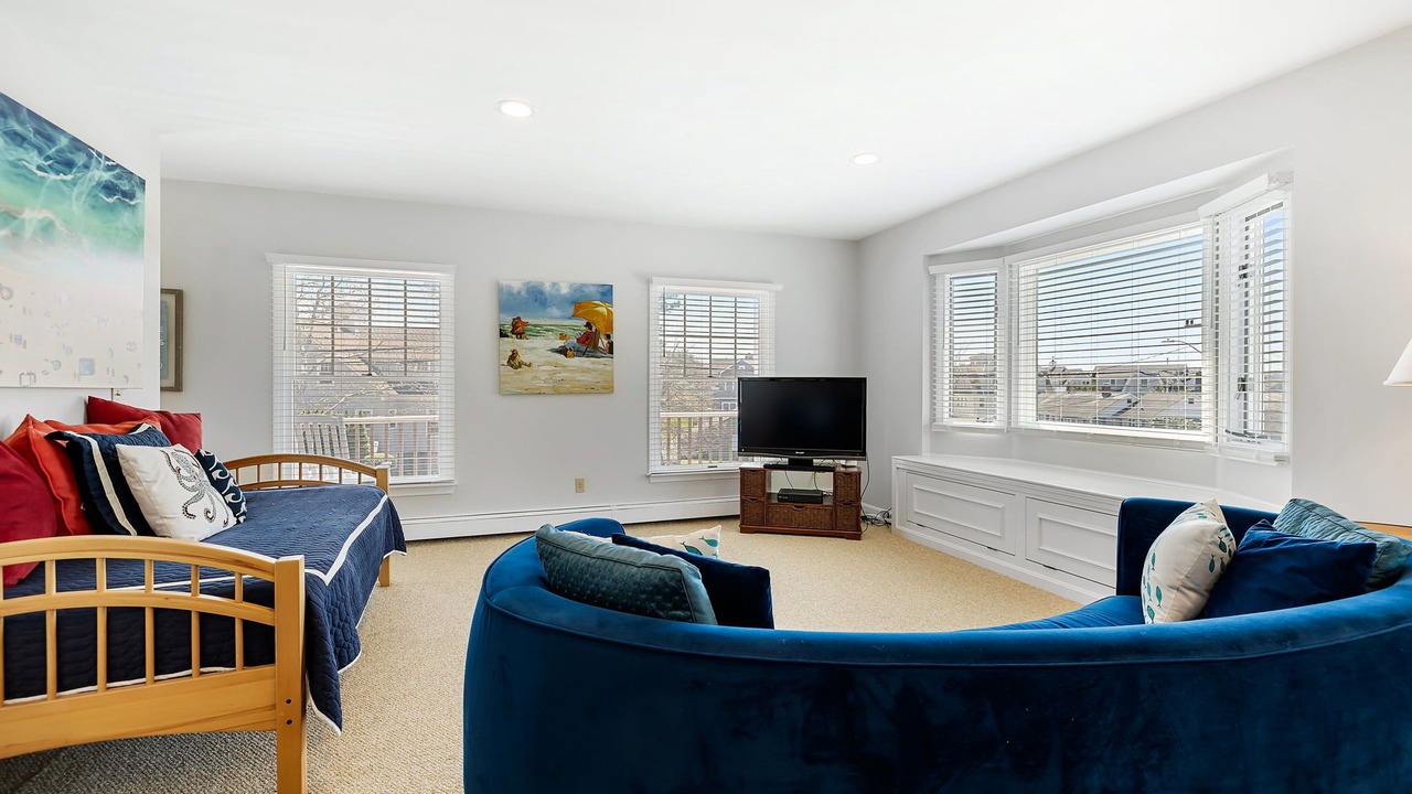 Photo of Livingroom in Popponesset