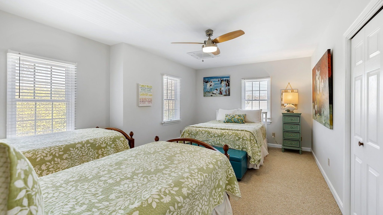 Photo of Bedroom in Popponesset