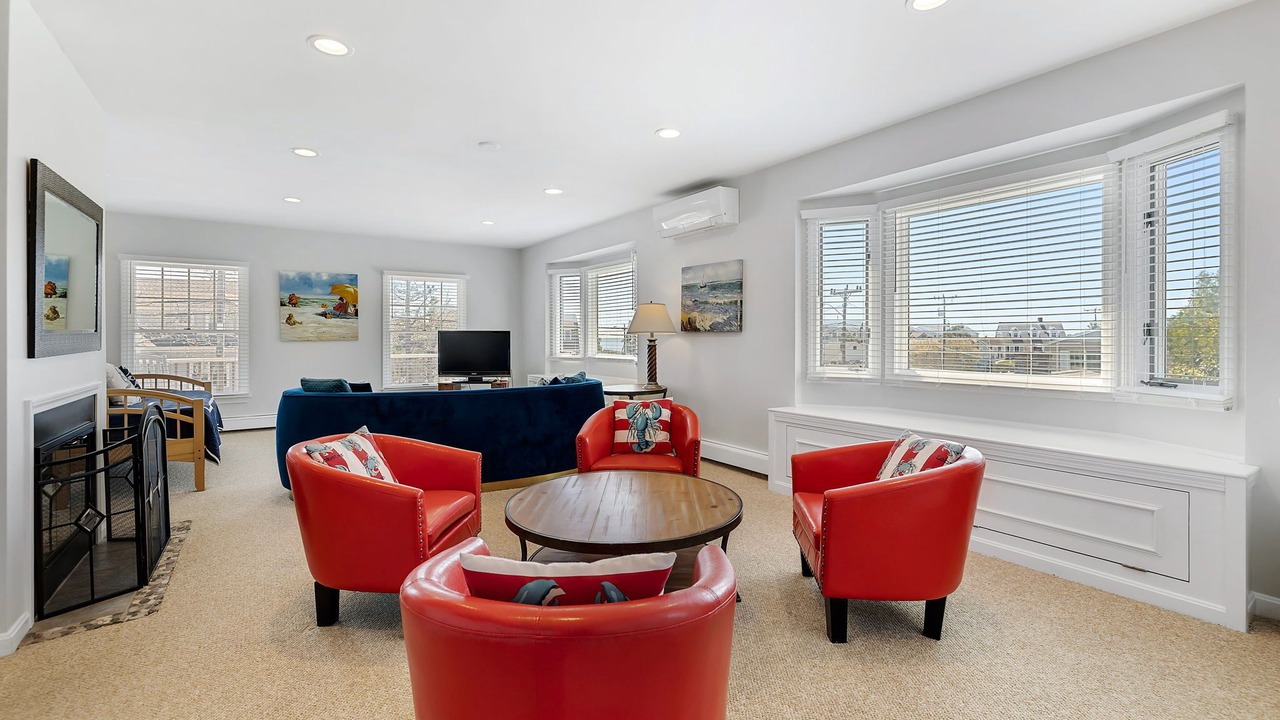 Photo of Livingroom in Popponesset
