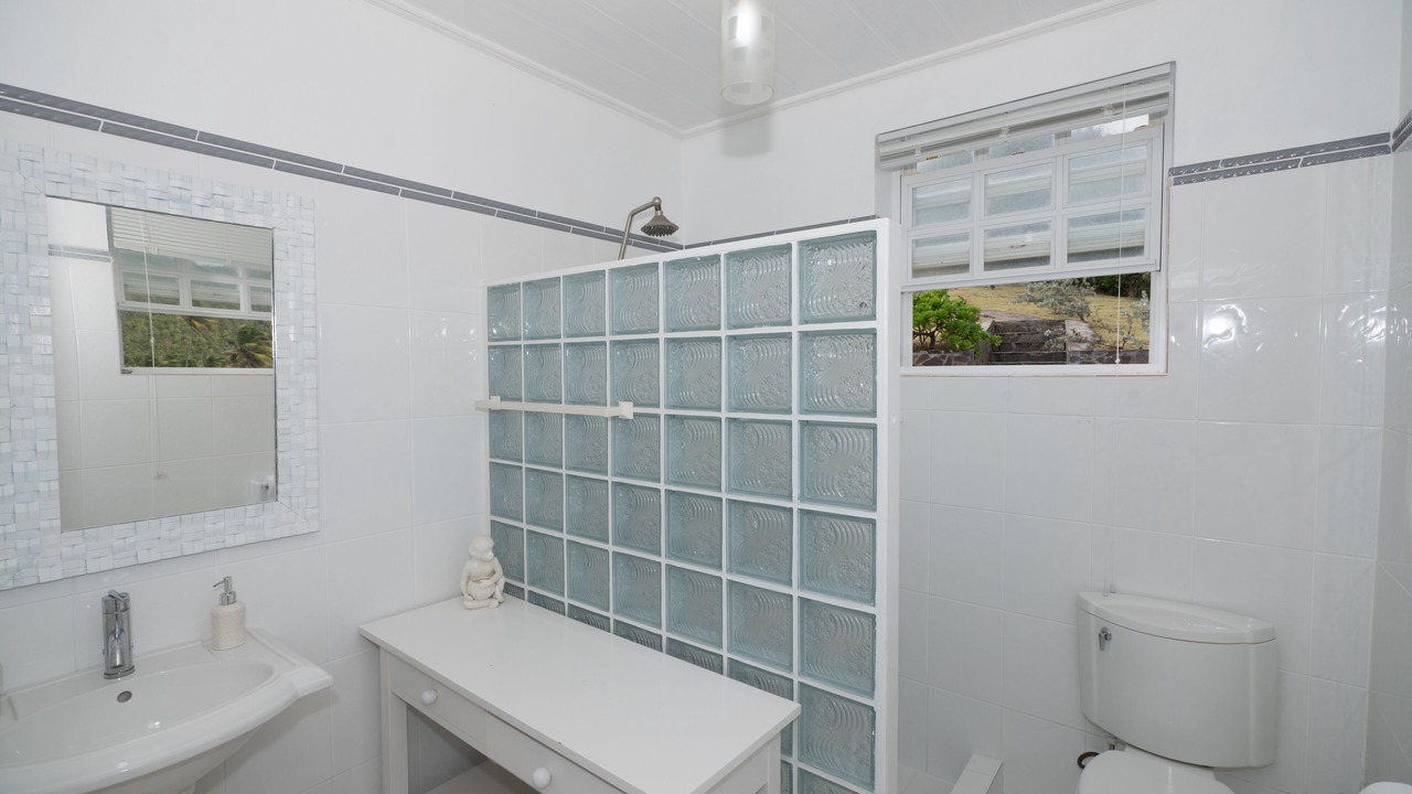 Photo of Bathroom in Park Bay