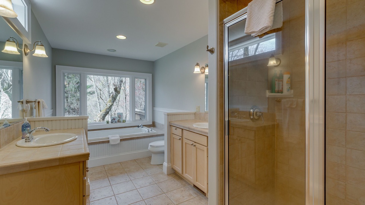 Photo of Bathroom in Sapphire