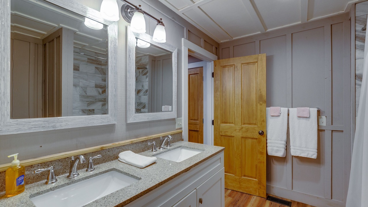 Photo of Bathroom in Sapphire