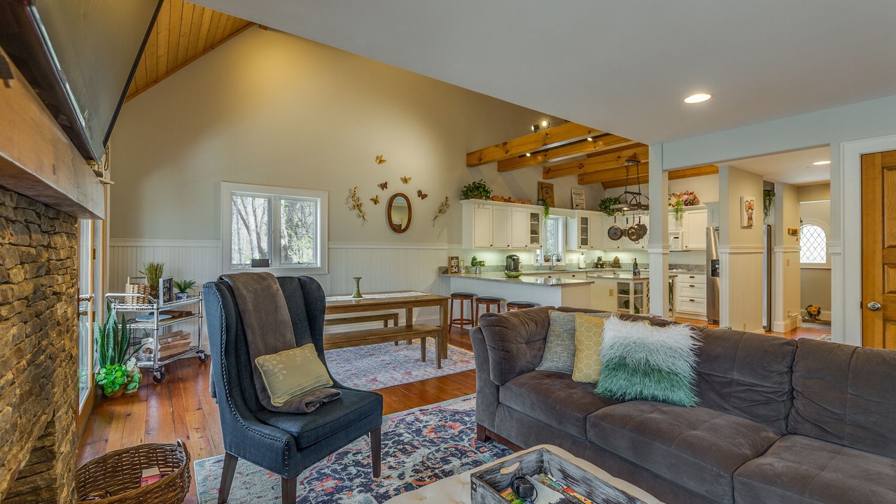 Photo of Livingroom in Sapphire