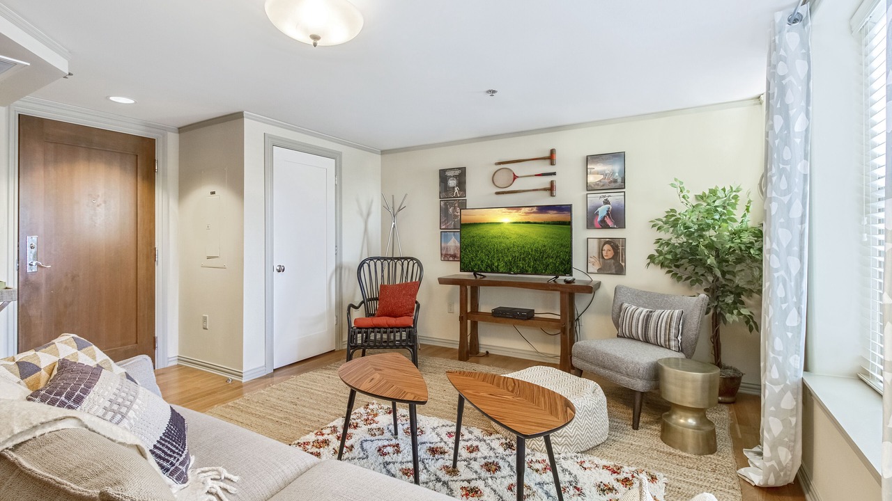 Photo of Livingroom in Midtown