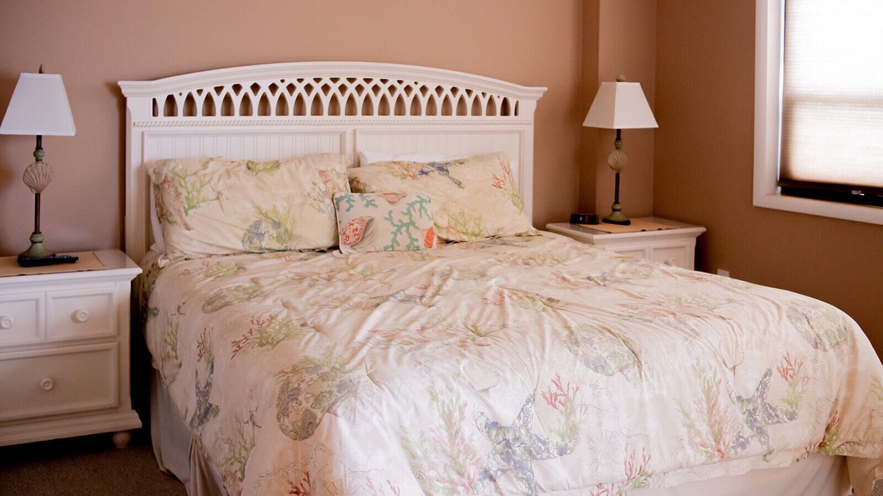 Photo of Bedroom in Arcadian Shores