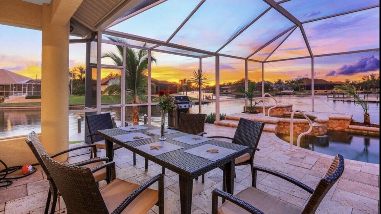 Photo of Outdoor in Pelican