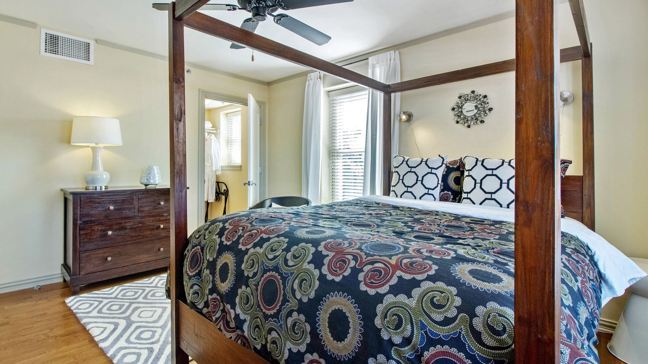 Photo of Bedroom in Midtown