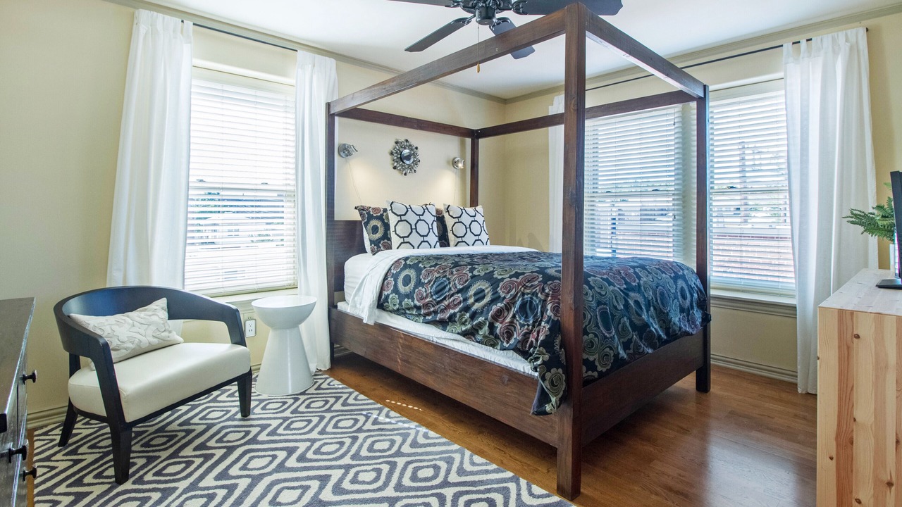 Photo of Bedroom in Midtown