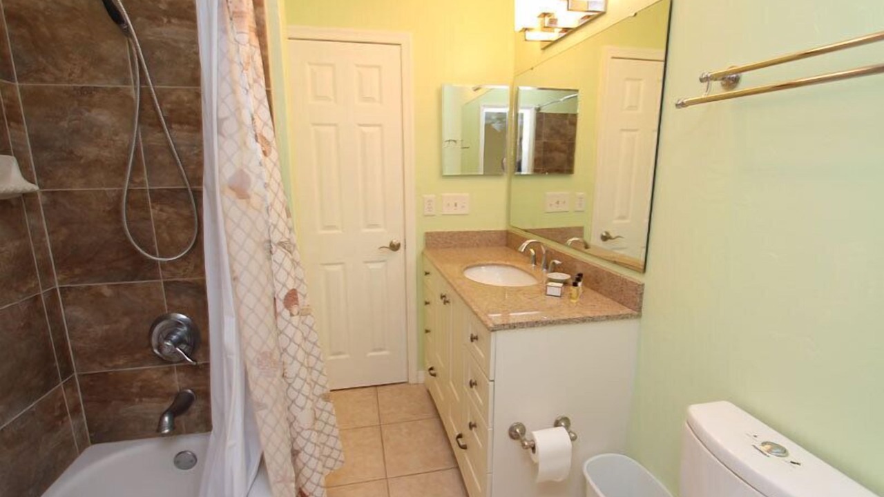 Photo of Bathroom in Pelican