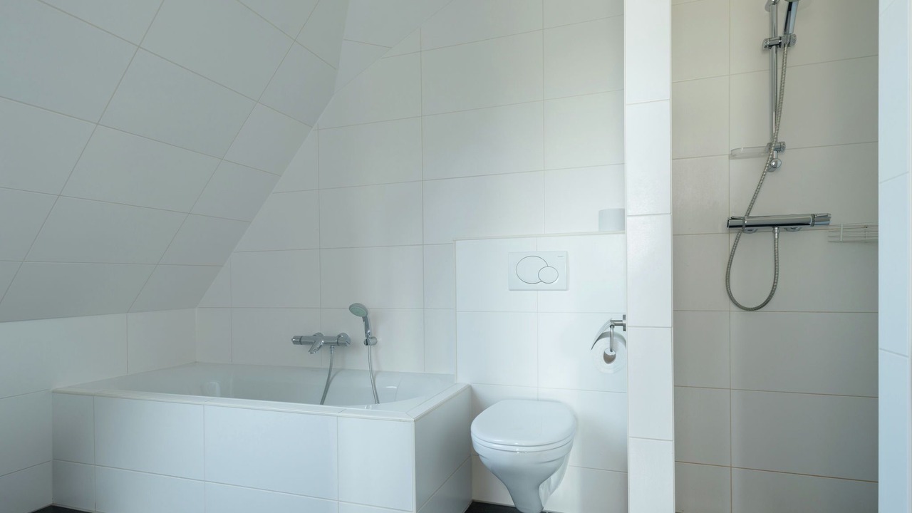 Photo of Bathroom in Neck