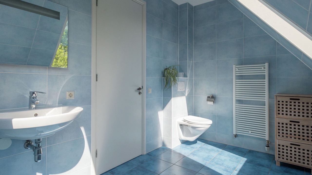 Photo of Bathroom in Neck