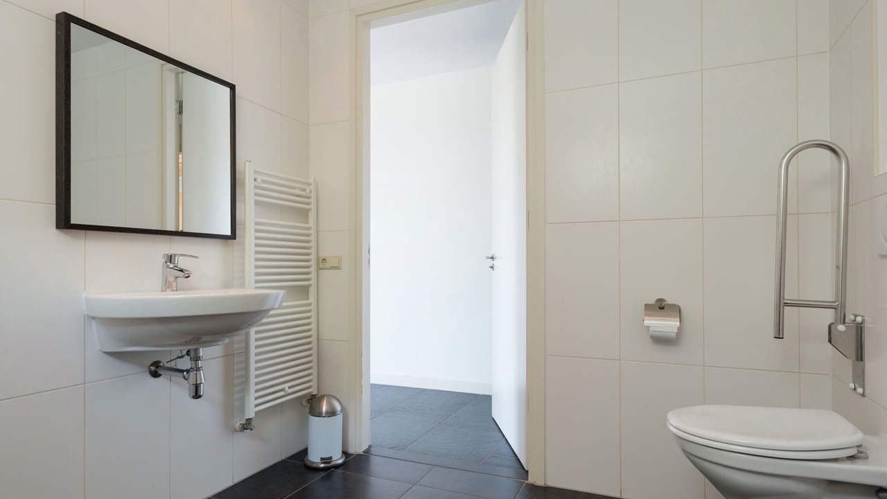 Photo of Bathroom in Neck