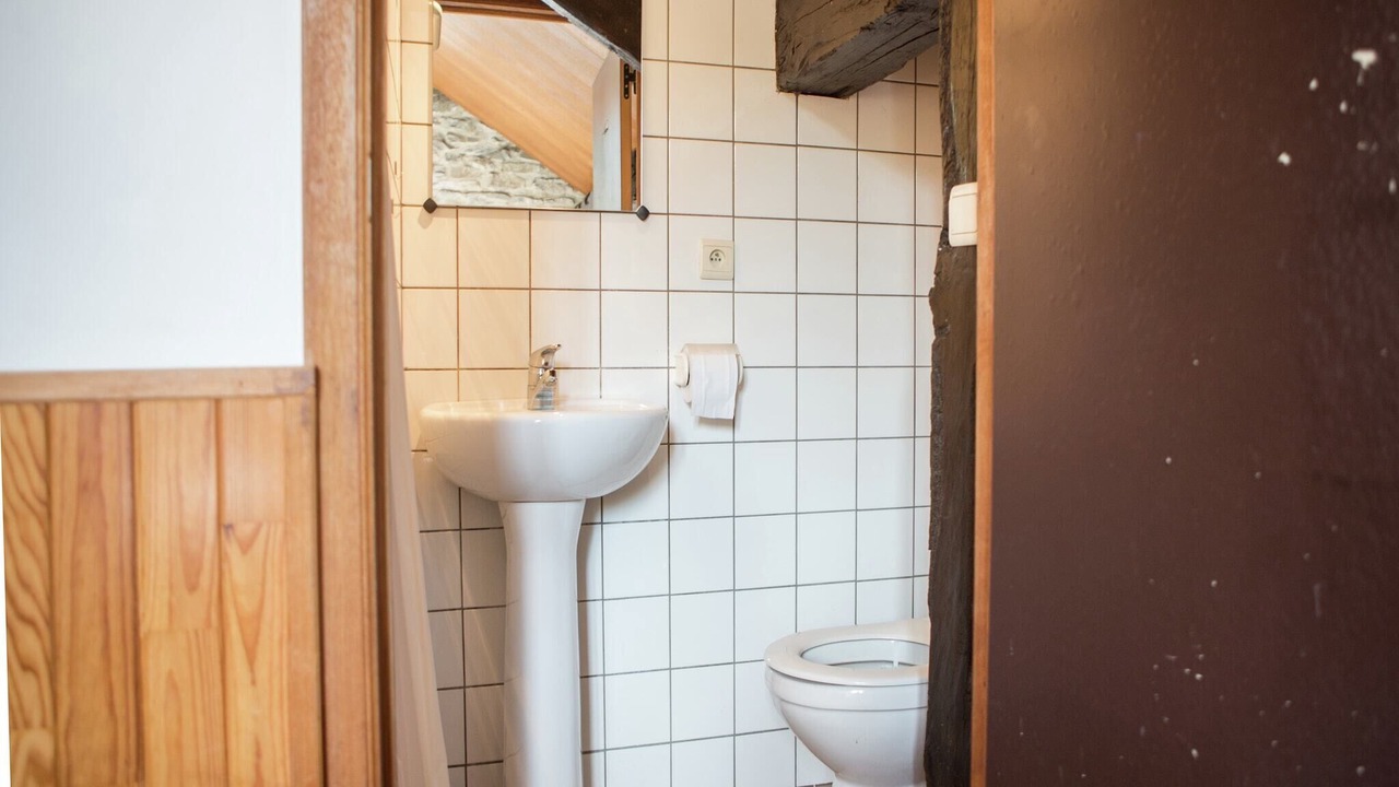 Photo of Bathroom in Ouffet