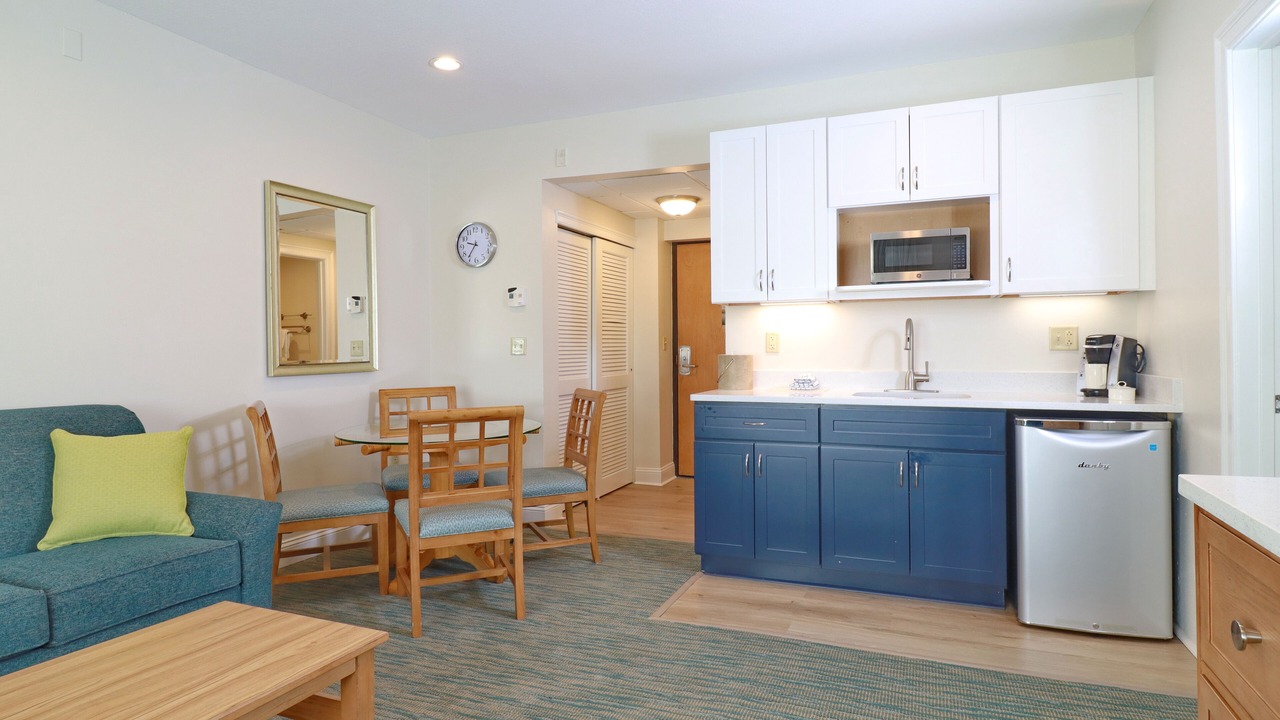 Photo of Livingroom in West Yarmouth