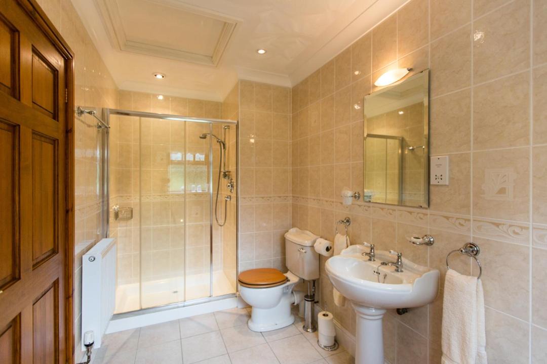 Photo of Bathroom in Eglwyswrw