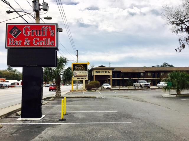 Photo of Buildings in Dunnellon