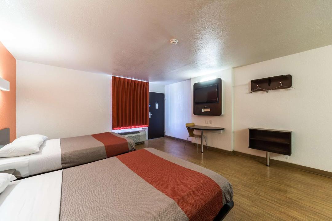 Photo of Bedroom in Uvalde