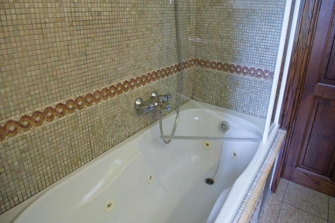 Photo of Bathroom in Harre