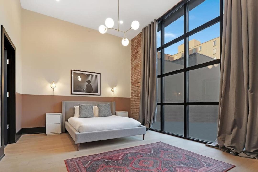 Photo of Bedroom in Arts/Warehouse District