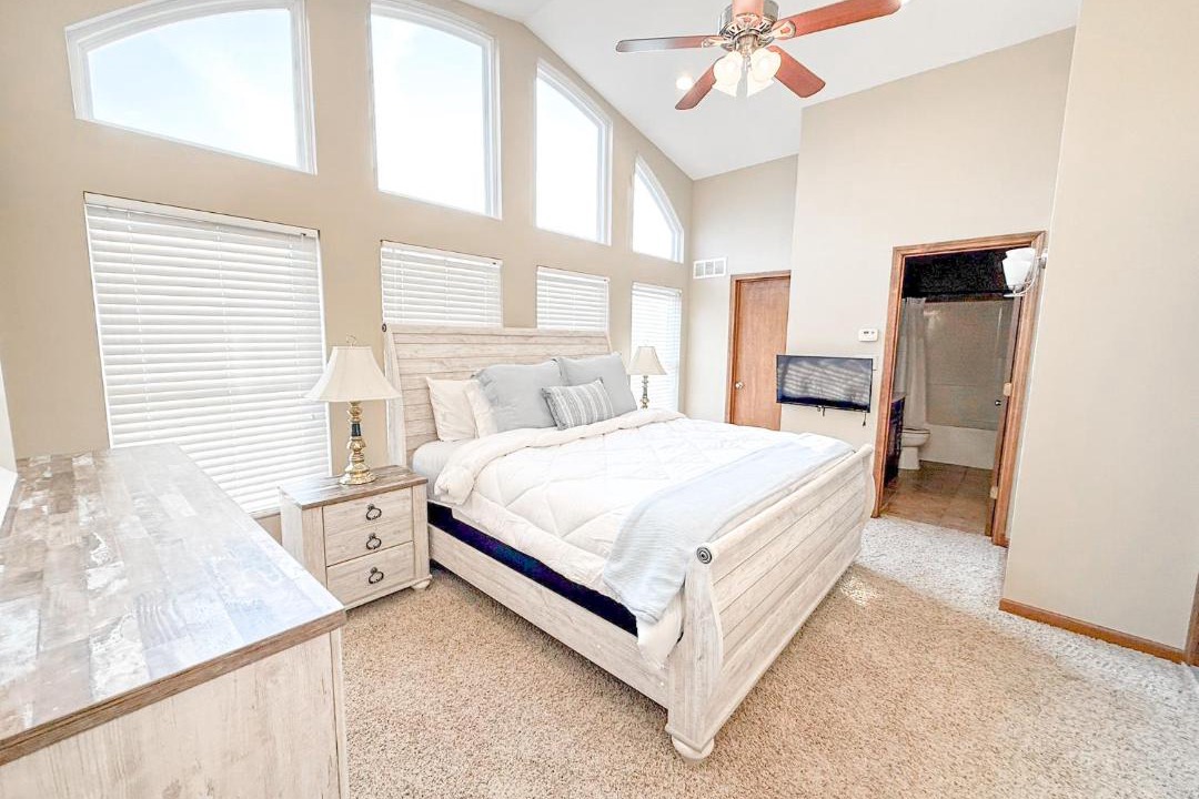 Photo of Bedroom in Camdenton