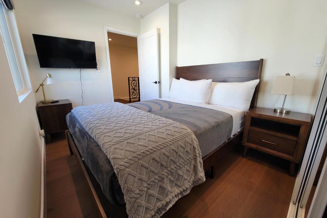 Photo of Bedroom in Pico - Robertson