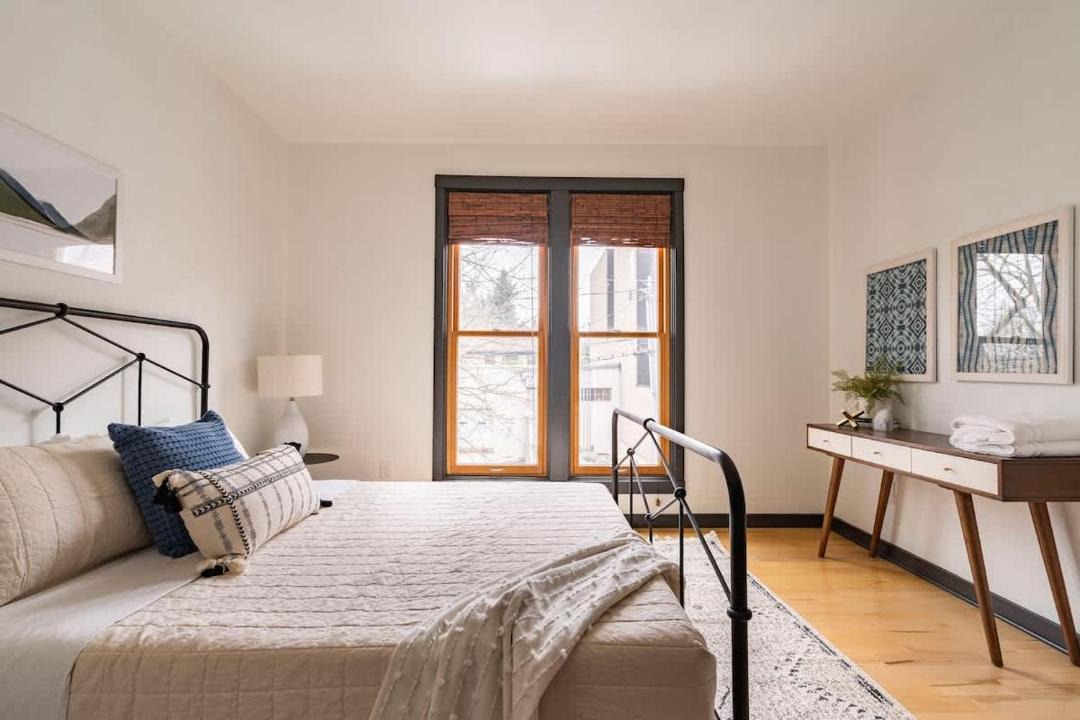 Photo of Bedroom in Uptown