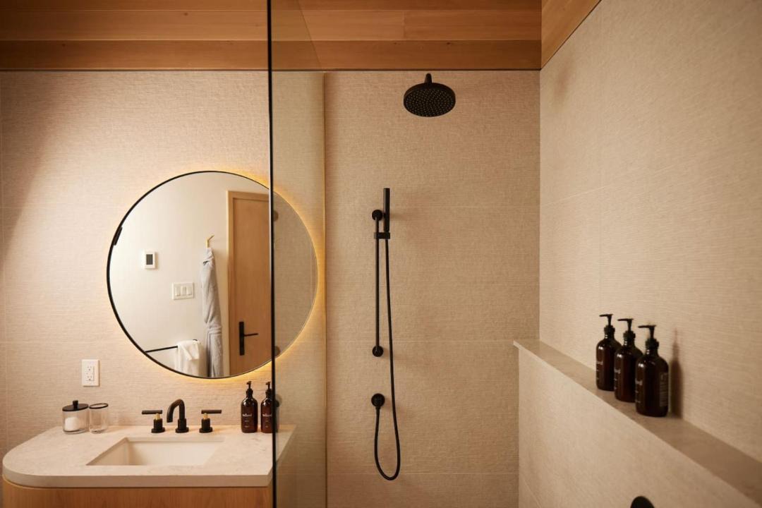 Photo of Bathroom in Algonquin Highlands