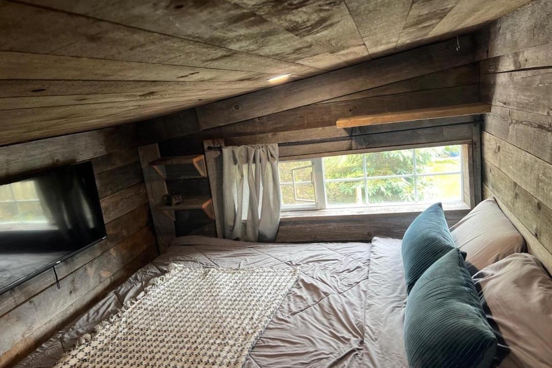 Photo of Bedroom in Sayward